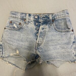 Levi’s light wash denim cut off Jean shorts